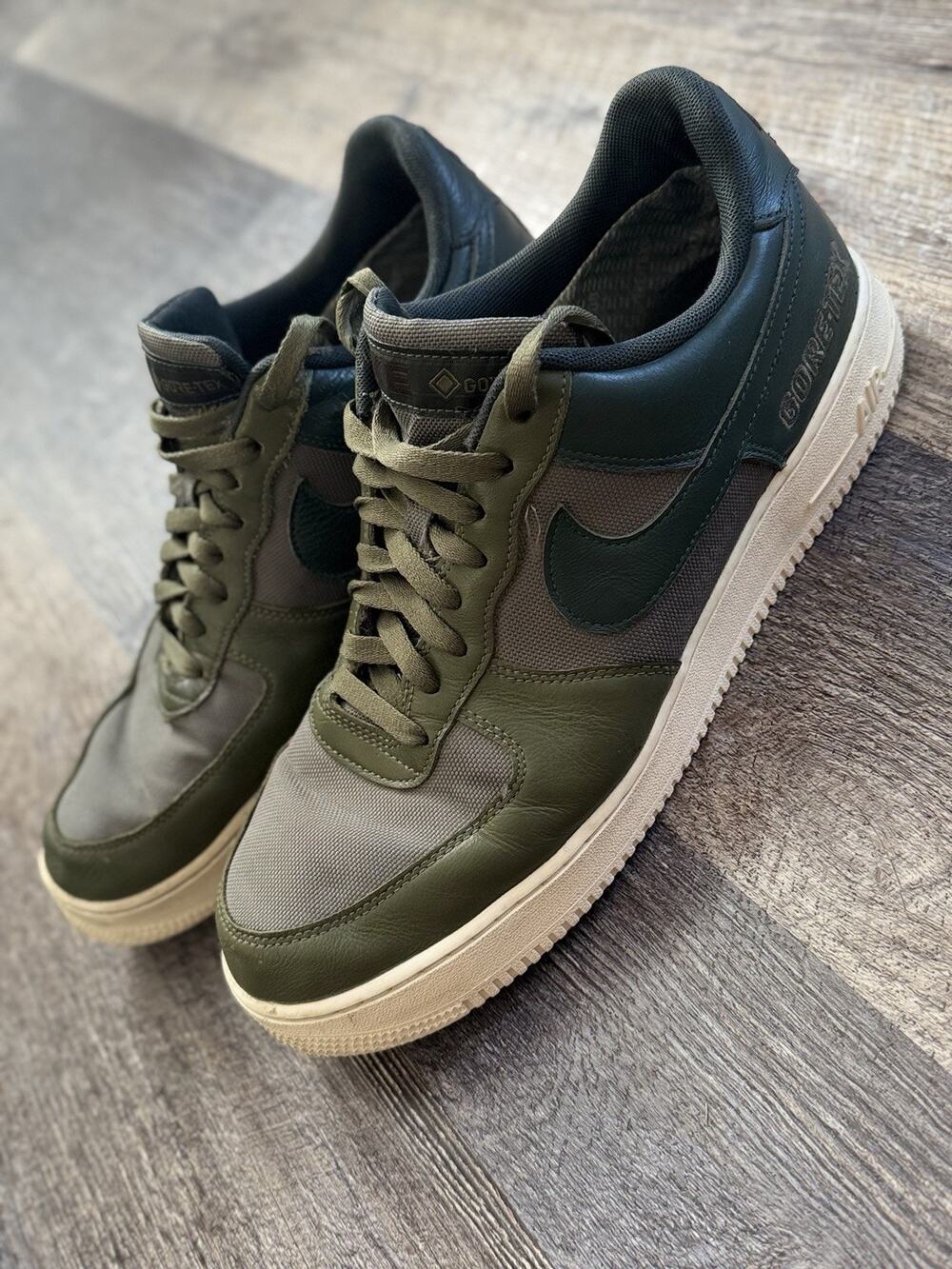 Nike Air Force 1 GORE-TEX Men’s Low Top Lace-Up Sneakers Green/Gray 12